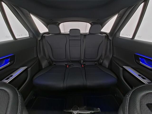 Mercedes-Benz GLC-KLASSE 300 e 4MATIC Plug-In Hybride | Trekhaak | Panorama Schuif-Kanteldak | Stuur en Stoelverwarming | Sfeerverlichting | Memory voorstoelen | Inclusief 24 maanden MB Certified garantie voor Europa.