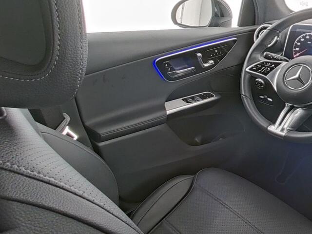 Mercedes-Benz GLC-KLASSE 300 e 4MATIC Plug-In Hybride | Trekhaak | Panorama Schuif-Kanteldak | Stuur en Stoelverwarming | Sfeerverlichting | Memory voorstoelen | Inclusief 24 maanden MB Certified garantie voor Europa.