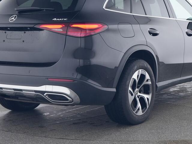 Mercedes-Benz GLC-KLASSE 300 e 4MATIC Plug-In Hybride | Trekhaak | Panorama Schuif-Kanteldak | Stuur en Stoelverwarming | Sfeerverlichting | Memory voorstoelen | Inclusief 24 maanden MB Certified garantie voor Europa.