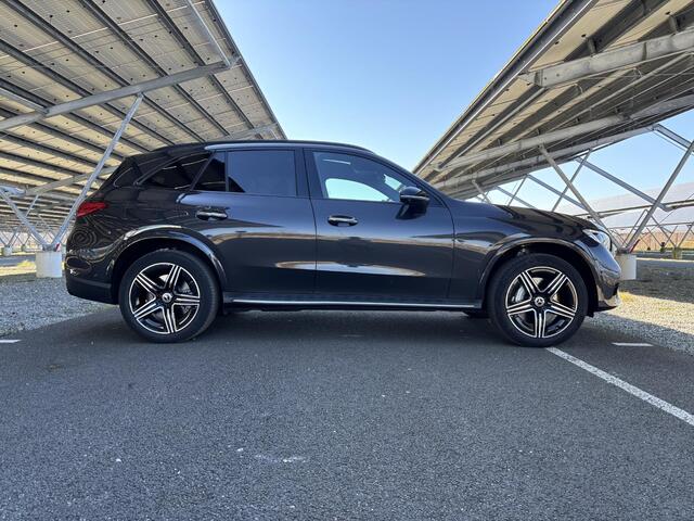 Mercedes-Benz GLC-KLASSE 300e 4MATIC AMG Line | Night | Panoramadak | Trekhaak | Parkeercamera | Sfeerverlichting |