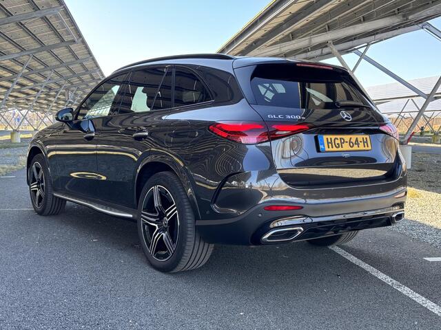 Mercedes-Benz GLC-KLASSE 300e 4MATIC AMG Line | Night | Panoramadak | Trekhaak | Parkeercamera | Sfeerverlichting |