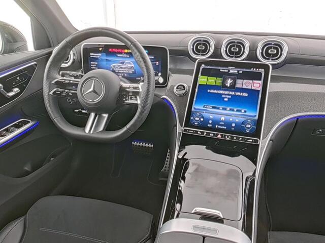 Mercedes-Benz GLC-KLASSE 300 e 4M AMG Plug-In Hybride | Trekhaak | Alarm | Rijassistentie Pack | 360 gr Camera | Stoel- en Stuurverwarming | Inclusief 24 maanden MB Certified garantie voor Europa.