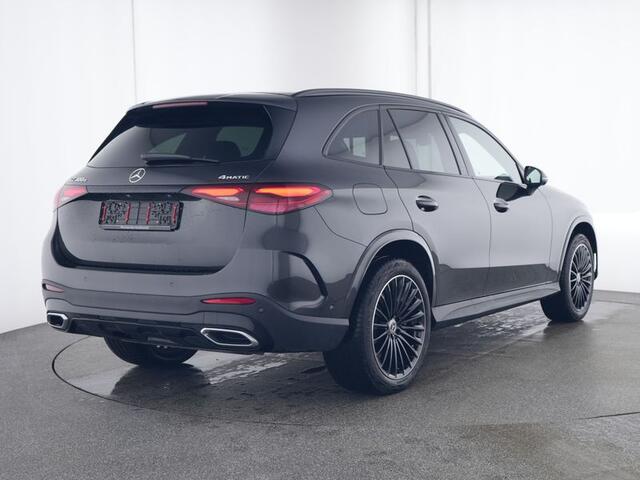 Mercedes-Benz GLC-KLASSE 300 e 4M AMG Plug-In Hybride | AMG Styling | Night Pakket | Alarm | Trekhaak | AC en DC Laden | 20 Inch LM AMG Velgen | Stoel en Stuurverwarming | Inclusief 24 maanden MB Certified garantie voor Europa.
