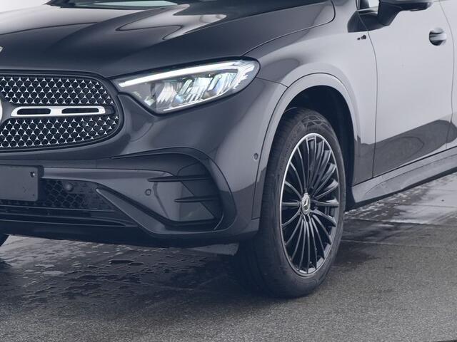 Mercedes-Benz GLC-KLASSE 300 e 4M AMG Plug-In Hybride | AMG Styling | Night Pakket | Alarm | Trekhaak | AC en DC Laden | 20 Inch LM AMG Velgen | Stoel en Stuurverwarming | Inclusief 24 maanden MB Certified garantie voor Europa.