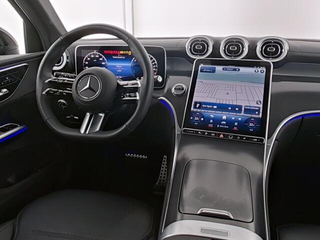Mercedes-Benz GLC-KLASSE 300 e 4M AMG Plug-In Hybride | AMG Styling | Night Pakket | Alarm | Trekhaak | AC en DC Laden | 20 Inch LM AMG Velgen | Stoel en Stuurverwarming | Inclusief 24 maanden MB Certified garantie voor Europa.