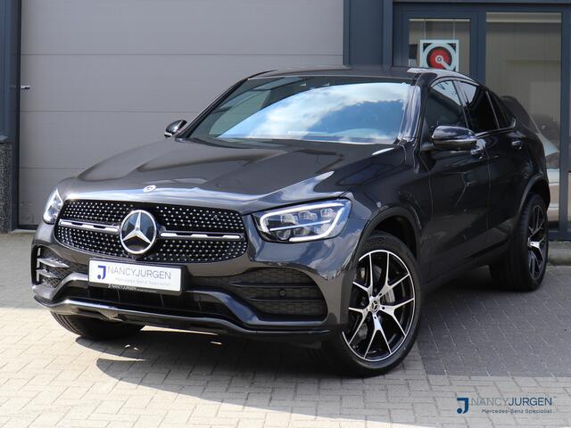 Mercedes-Benz GLC-KLASSE Coupé 300e 4M | AMG | 9G Automaat | MBUX Multimedia | 360* Camera | Apple Car Play/ Android Auto | HUD | Aut. Airco | Night Pakket | Parkeer Assistent | 20" AMG LM Velgen | Volledig Dealeronderhouden