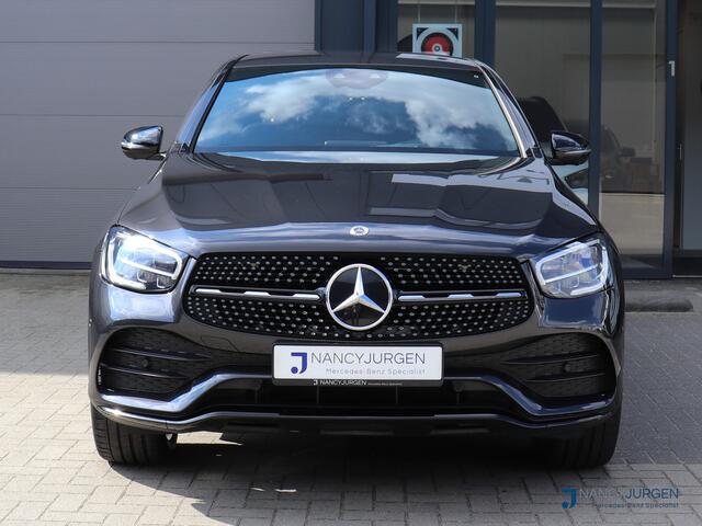 Mercedes-Benz GLC-KLASSE Coupé 300e 4M | AMG | 9G Automaat | MBUX Multimedia | 360* Camera | Apple Car Play/ Android Auto | HUD | Aut. Airco | Night Pakket | Parkeer Assistent | 20" AMG LM Velgen | Volledig Dealeronderhouden