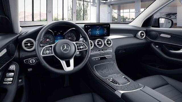 Mercedes-Benz GLC-KLASSE 300e 4MATIC Advantage | Panoramadak | Getint glas | Stoelverwarming |