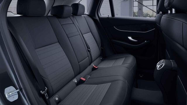 Mercedes-Benz GLC-KLASSE 300e 4MATIC Advantage | Panoramadak | Getint glas | Stoelverwarming |
