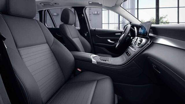 Mercedes-Benz GLC-KLASSE 300e 4MATIC Advantage | Panoramadak | Getint glas | Stoelverwarming |
