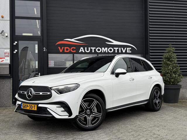 Mercedes-Benz GLC-KLASSE 400e 4Matic AMG Pano | Luchtvering | Trekhaak | Burmester | Digital Light | HeadUpDisplay | Keyless | Leder | Massagestoelen | Sfeerverlichting | Privacyglas | Zeer Compleet!