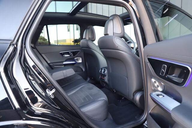 Mercedes-Benz GLC-KLASSE 300e AMG 4-Matic Aut9 | 313PK | Head-up | Keyles-go | Burmester | Pano | Digital-light | Sfeerverlichting | Stuurwielverw. | ACC | Memory | 2024.