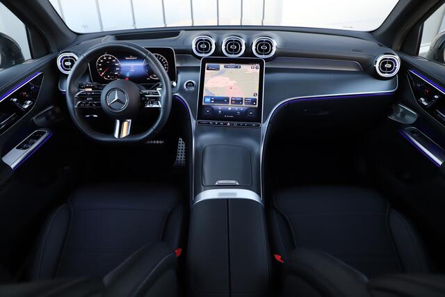 Mercedes-Benz GLC-KLASSE 300e AMG 4-Matic Aut9 | 313PK | Achterasbesturing | Luchtvering | Massage | Keyles-go | Digital-light | Sfeerverlichting | Head-up | Air-balance | Panoramadak | 2023