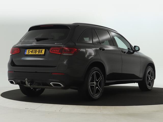 Mercedes-Benz GLC-KLASSE 300e 4M AMG Nightpakket | Trekhaak | Panoramadak | Rijassistentie Pack | Sfeerverlichting | Apple CarPlay | Sfeerverlichting | Inclusief 24 maanden Mercedes-Benz Certified garantie voor Europa.