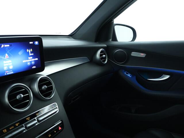 Mercedes-Benz GLC-KLASSE 300e 4M AMG Nightpakket | Trekhaak | Panoramadak | Rijassistentie Pack | Sfeerverlichting | Apple CarPlay | Sfeerverlichting | Inclusief 24 maanden Mercedes-Benz Certified garantie voor Europa.