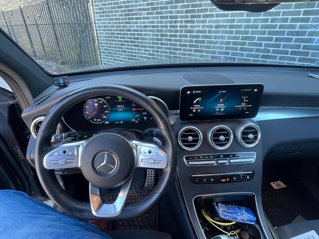 Mercedes-Benz GLC-KLASSE 300e 4MATIC Premium | Trekhaak | Adaptive Cruise Control | Panorama Dak | Navigatie | Lederenbekleding | Climate Control