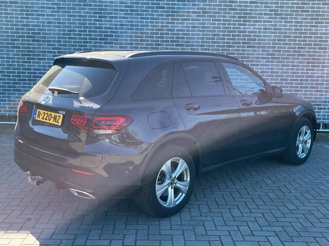 Mercedes-Benz GLC-KLASSE 300e 4MATIC Premium | Trekhaak | Adaptive Cruise Control | Panorama Dak | Navigatie | Lederenbekleding | Climate Control