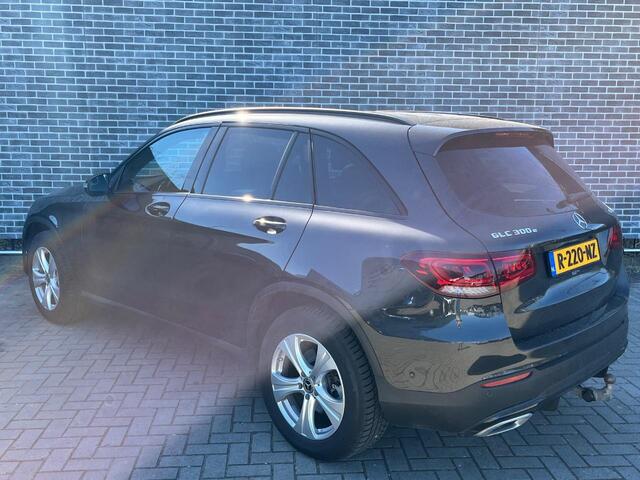 Mercedes-Benz GLC-KLASSE 300e 4MATIC Premium | Trekhaak | Adaptive Cruise Control | Panorama Dak | Navigatie | Lederenbekleding | Climate Control