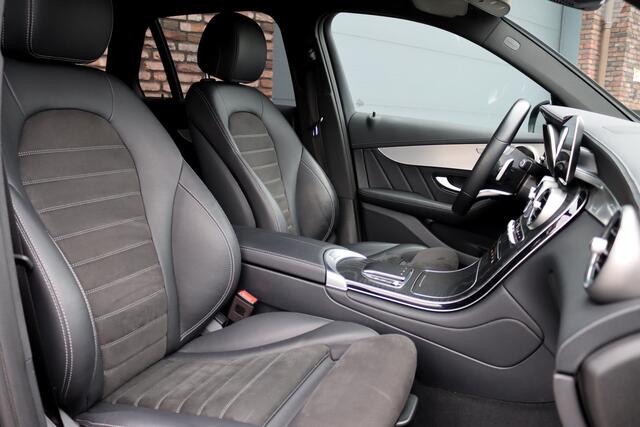 Mercedes-Benz GLC-KLASSE 300e 4MATIC AMG Line Aut9 | Distronic+ | Trekhaak | Keyless Go | Surround Camera | Geluidsisolerend Glas | Apple Carplay/Android Auto | Zitcomfortpakket | Sfeerverlichting |