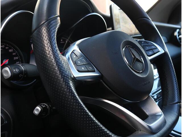 Mercedes-Benz GLC-KLASSE Coupé 250 4MATIC AMG Line | Distronic | Panorama | Camera |