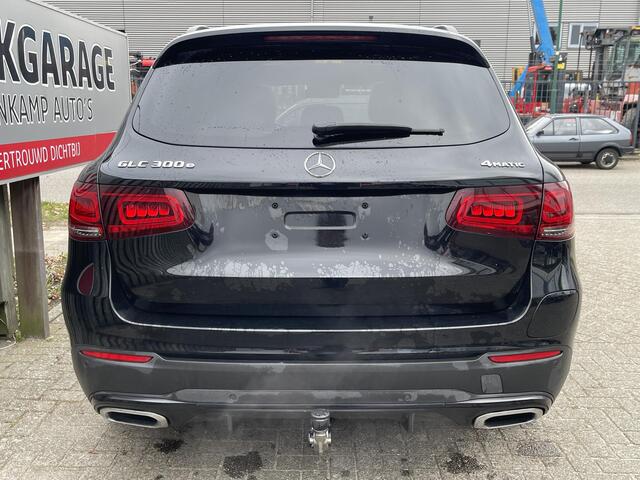 Mercedes-Benz GLC-KLASSE 300e 4MATIC Business Solution AMG Nightpakket 19"/Leder bruin/Trekhaak/Dodehoek/Panoramadak/Camera/Apple Carplay & Android Auto
