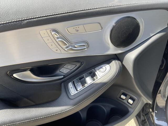 Mercedes-Benz GLC-KLASSE 300e 4MATIC AMG Line 20"/Luchtvering/Trekhaak/Leder + memory/Stoel + stuurverwarming/Matrix LED/Dodehoek/Adaptieve cruise/360 camera/Apple Carplay & Android Auto