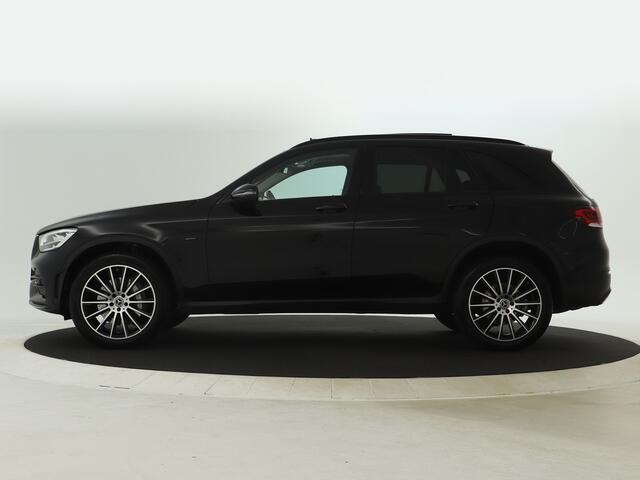 Mercedes-Benz GLC-KLASSE 300 e 4MATIC AMG Plug-In Hybride | AMG Line | Night Pakket | Panorama Schuif-Kanteldak | 20 Inch AMG Velgen | Inclusief 24 maanden MB Certified garantie voor Europa.
