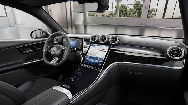 Mercedes-Benz GLC-KLASSE Coupé 300e 4MATIC AMG Line | Night pakket | Rij assistentie | Trekhaak | Keyless GO | Treeplanken | Winter pakket |