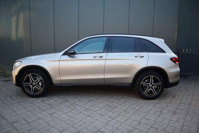 Mercedes-Benz GLC-KLASSE 200 4MATIC AMG Business Solution Facelift. Panoramadak Camera Leder Sfeerverlichting Afneembare Trekhaak.