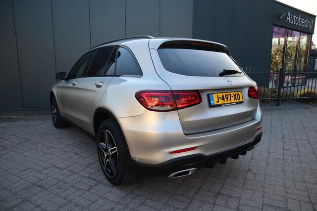 Mercedes-Benz GLC-KLASSE 200 4MATIC AMG Business Solution Facelift. Panoramadak Camera Leder Sfeerverlichting Afneembare Trekhaak.