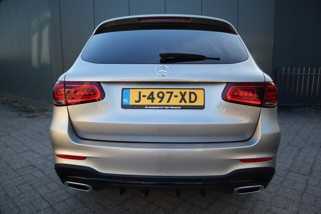 Mercedes-Benz GLC-KLASSE 200 4MATIC AMG Business Solution Facelift. Panoramadak Camera Leder Sfeerverlichting Afneembare Trekhaak.