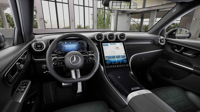 Mercedes-Benz GLC-KLASSE 300e 4MATIC AMG Line | Panoramadak | Trekhaak | Techniek pakket | Digital light |