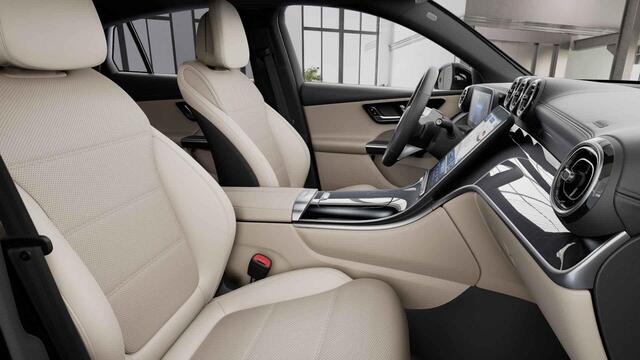 Mercedes-Benz GLC-KLASSE Coupé 300e 4MATIC Luxury Line | Beige bekleding | Trekhaak | Distronic | Verwarmd stuur |
