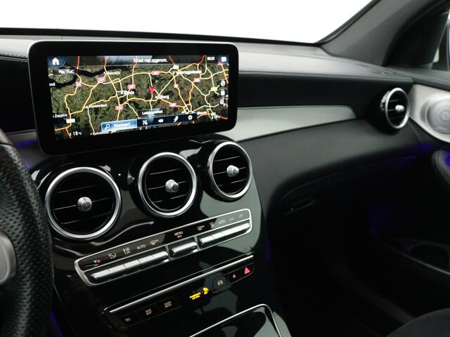 Mercedes-Benz GLC-KLASSE 200 4MATIC Premium Plus | Shuif/kanteldak | Treeplanken | Multi spaaks lichtmetalen velgen | Navigatie | Parking support | Inclusief 24 maanden MB Certified garantie voor Europa.