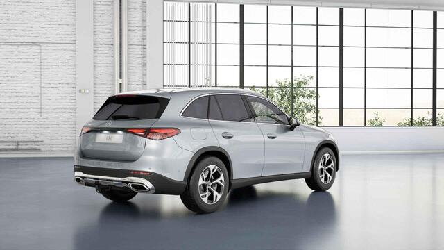 Mercedes-Benz GLC-KLASSE 300e 4MATIC Luxury Line | Panoramadak | Trekhaak | 360 camera | Winter pakket |