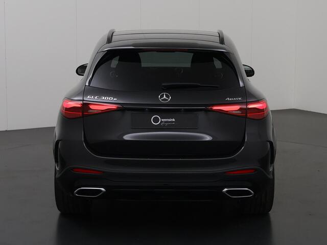 Mercedes-Benz GLC-KLASSE 300e 4MATIC Sport Edition | Burmester Sound System | Elektrische Trekhaak | Head-Up Display | 360 Camera | Distronic en Stuurassistent | Panoramadak |