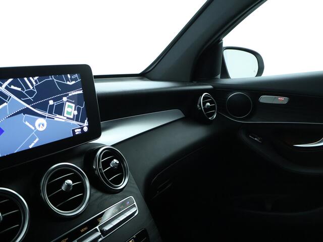 Mercedes-Benz GLC-KLASSE 250 4MATIC Business Solution AMG | Achteruitrijcamera | Trekhaak | Nightpakket | Leder | Inclusief 12 Maanden Garantie