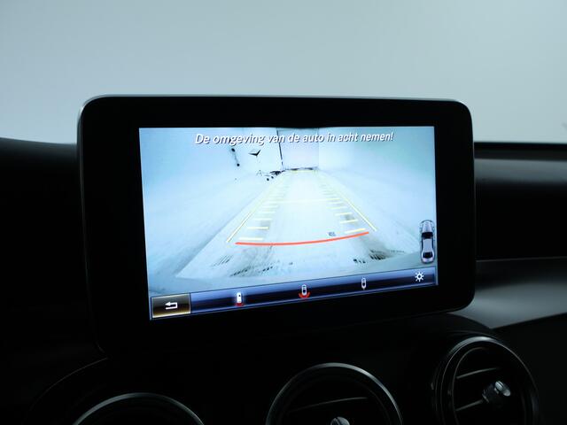 Mercedes-Benz GLC-KLASSE 250 4MATIC Business Solution AMG | Achteruitrijcamera | Trekhaak | Nightpakket | Leder | Inclusief 12 Maanden Garantie