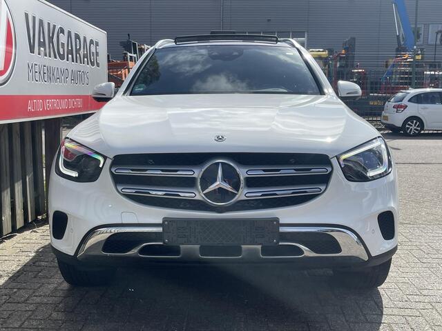 Mercedes-Benz GLC-KLASSE 300e 4MATIC Premium 19"/Leder + memory + massage//Panoramadak/Trekhaak/Adaptieve cruise/Dodehoek/360 camera/Burmester/Stoelverwarming/Sfeerverlichting