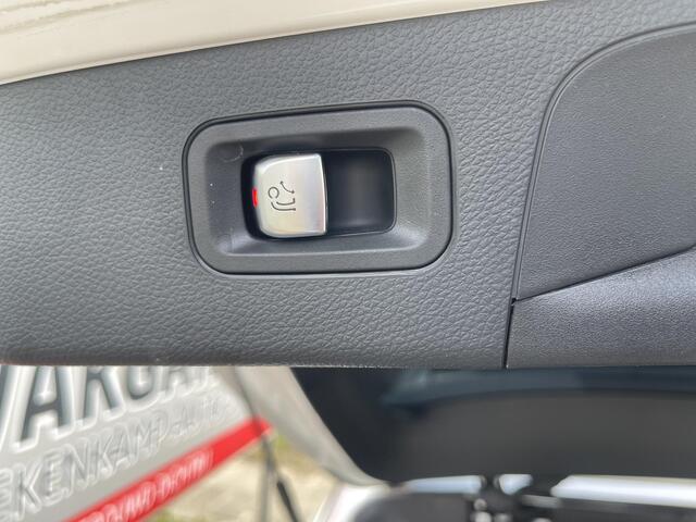 Mercedes-Benz GLC-KLASSE 300e 4MATIC Premium 19"/Leder + memory + massage//Panoramadak/Trekhaak/Adaptieve cruise/Dodehoek/360 camera/Burmester/Stoelverwarming/Sfeerverlichting