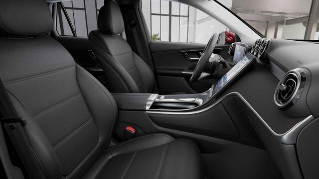 Mercedes-Benz GLC-KLASSE 300e 4MATIC Luxury Line | Panoramadak | Burmester | 360 graden camera | Rijassistentie Pakket | Trekhaak |