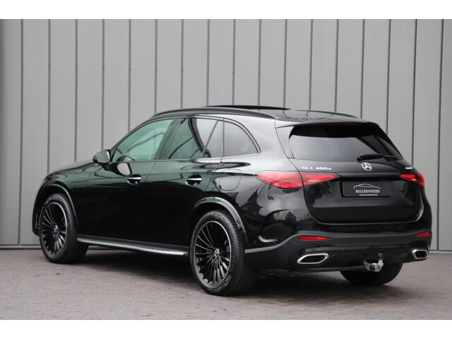 Mercedes-Benz GLC-KLASSE 300e AMG 4-Matic Aut9 | 313PK | Massage | Pano | Head-up | Keyles-go | Stoelkoeling | Digital-light | Stuurwielverw. | Air-balance | Carbon | 2023.