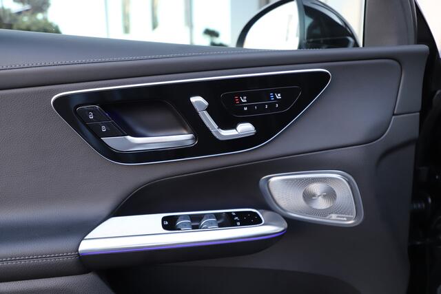 Mercedes-Benz GLC-KLASSE 300e AMG 4-Matic Aut9 | 313PK | Massage | Pano | Head-up | Keyles-go | Stoelkoeling | Digital-light | Stuurwielverw. | Air-balance | Carbon | 2023.