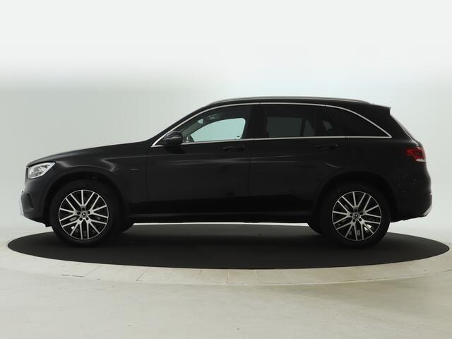 Mercedes-Benz GLC-KLASSE 300e 4-MATIC Luxury | Parkeerpakket met Camera | Stoelverwarming | Alarm | LED verlichting | Inclusief 24 maanden Mercedes-Benz Certified garantie voor Europa.
