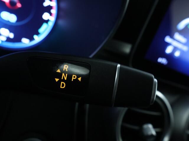 Mercedes-Benz GLC-KLASSE 300e 4-MATIC Luxury | Parkeerpakket met Camera | Stoelverwarming | Alarm | LED verlichting | Inclusief 24 maanden Mercedes-Benz Certified garantie voor Europa.