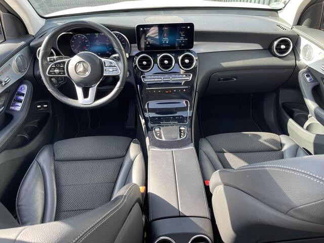 Mercedes-Benz GLC-KLASSE 300e 4MATIC 19"/Leder + memory/Panoramadak/Multibeam/Trekhaak/Adaptieve cruise/Dodehoek/360 camera/Burmester/Stoelverwarming/Sfeerverlichting
