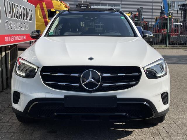 Mercedes-Benz GLC-KLASSE 300e 4MATIC 19"/Leder + memory/Panoramadak/Multibeam/Trekhaak/Adaptieve cruise/Dodehoek/360 camera/Burmester/Stoelverwarming/Sfeerverlichting