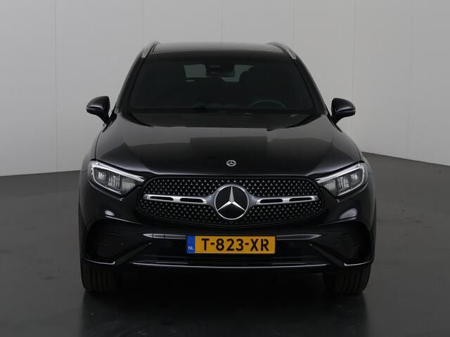 Mercedes-Benz GLC-KLASSE 300e 4MATIC AMG Line | Panoramadak | 360 graden camera | Sfeerverlichting | Trekhaak | Stoelverwarming |