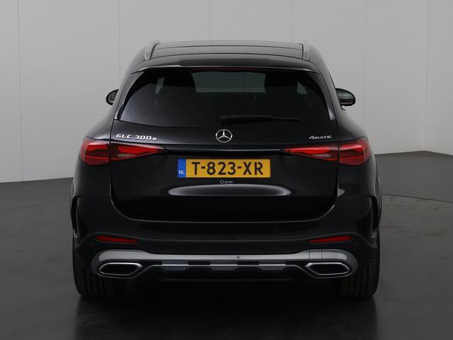 Mercedes-Benz GLC-KLASSE 300e 4MATIC AMG Line | Panoramadak | 360 graden camera | Sfeerverlichting | Trekhaak | Stoelverwarming |