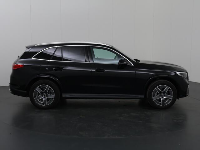 Mercedes-Benz GLC-KLASSE 300e 4MATIC AMG Line | Panoramadak | 360 graden camera | Sfeerverlichting | Trekhaak | Stoelverwarming |